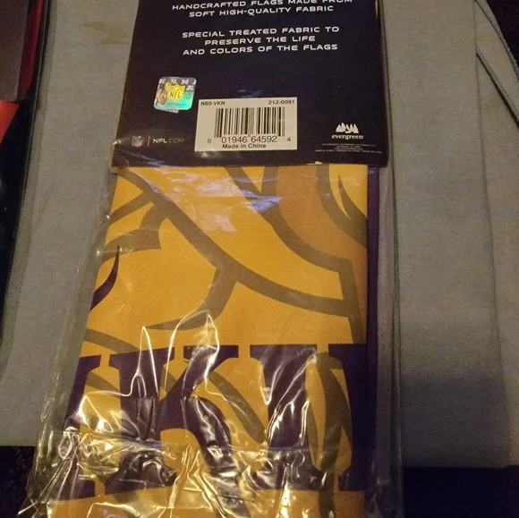 New In Package NFL Minnesota Vikings 46" double sided hanging banner - Picture 2 of 6